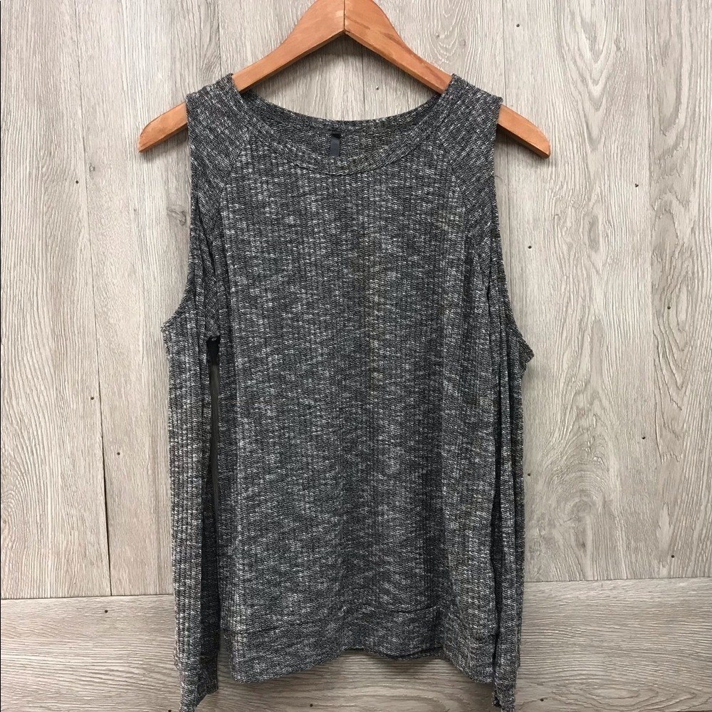 Cold Shoulder Gray Marled Long Sleeve Top BB14